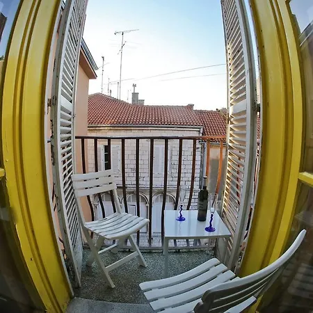 Heart Of Lola Apartment